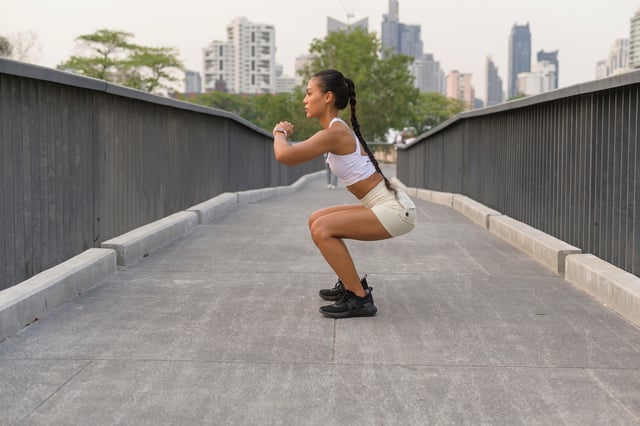 https://www.vecteezy.com/photo/7234472-a-young-fitness-woman-in-sportswear-exercising-in-city-park-healthy-and-lifestyles