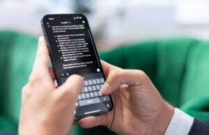 The Final Goodbye: Samsung Officially Pulls the Plug on Samsung Messages https://www.magnific.com/free-photo/bucharest-romania-july-30th-2024-man-typing-prompts-into-ai-powered-chat_417797712.htm#fromView=search&page=1&position=0&uuid=32eb7d76-e727-4dbe-b2b5-5cc67bc1d66b&query=samsung+text+message