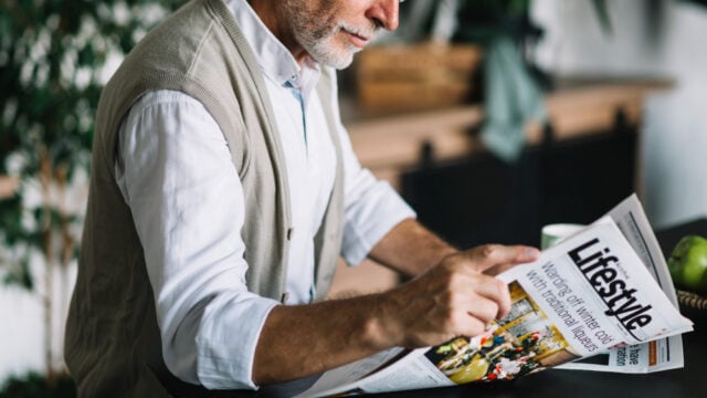 https://www.magnific.com/free-photo/close-up-senior-man-reading-newspaper_3187099.htm#fromView=search&page=1&position=49&uuid=cdd94b3e-ba1a-4645-b470-db1cfc2c3719&query=newspaper+reader