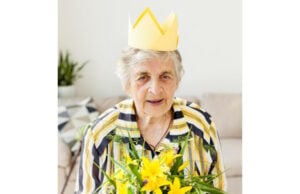 People Who Live to 100 Tend to Follow These 6 Weekly Habits https://www.magnific.com/free-photo/portrait-grandmother-holding-flowers_9149098.htm#fromView=search&page=1&position=31&uuid=c9c97719-95e7-48f2-b99e-3ef1787ebe42&query=centenarian