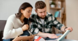 https://www.magnific.com/free-photo/medium-shot-blurry-couple-indoors_12977478.htm#fromView=search&page=1&position=25&uuid=11c3ec77-3c4e-4ad7-9a11-5b4017379b6d&query=mortgage+refinancing