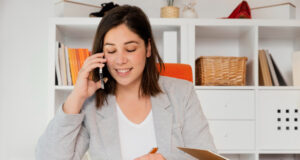 https://www.magnific.com/free-photo/personal-shopper-office-talking-mobile_13564204.htm#fromView=search&page=1&position=0&uuid=1fe398aa-1245-4ed2-9b80-b6aa74c5dc81&query=Insurance+Adjuster+Calls