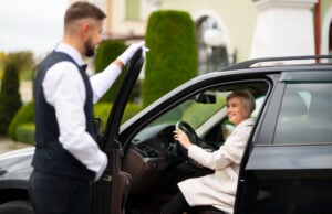 3 Best Florida Valet Services for Beachfront Hotels and Resorts https://www.magnific.com/free-photo/parking-valet-helping-woman-park-her-car_34804617.htm#fromView=search&page=1&position=4&uuid=b5185d33-7921-4856-9014-b0b2e741dcd2&query=valet+parking