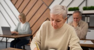 https://www.magnific.com/free-photo/senior-person-school-class-with-notebook_37446919.htm#fromView=search&page=1&position=38&uuid=b52d3eda-7b55-46a2-b214-d4e82027e7c8&query=elder+in+class
