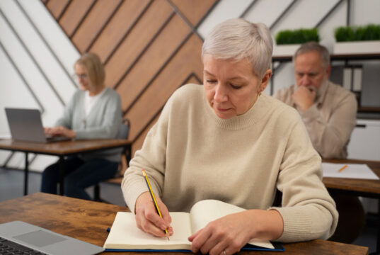 https://www.magnific.com/free-photo/senior-person-school-class-with-notebook_37446919.htm#fromView=search&page=1&position=38&uuid=b52d3eda-7b55-46a2-b214-d4e82027e7c8&query=elder+in+class