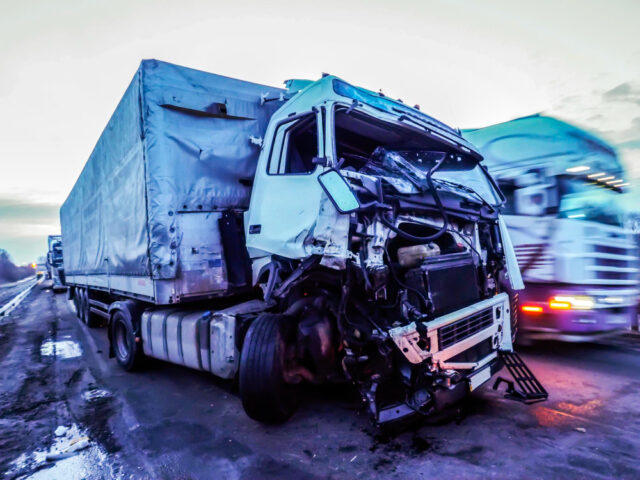 https://www.magnific.com/premium-photo/damaged-truck-road-against-sky_113502156.htm#fromView=search&page=1&position=17&uuid=0ae72f79-cbed-404e-ae80-c4763c205a6d&query=trucl+accident