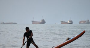 Vessels Remain Stalled in Strait of Hormuz, Awaiting Iranian Transit Clearancehttps://t.co/RfrIY5AIwa pic.twitter.com/alDcq2noB7&mdash; Fars News Agency (@EnglishFars) July 28, 2026