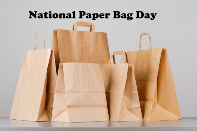 https://www.magnific.com/premium-photo/brown-paper-bag-with-handles-empty-shopping-bag-with-area-your-logo-design-food-delivery-concept_20776611.htm#fromView=search&page=1&position=5&uuid=fc9c9723-c9eb-43ff-a457-55c1bac073c4&query=paper+bags