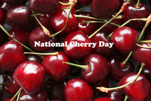 Fresh sweet cherries, closeup https://www.magnific.com/premium-photo/fresh-sweet-cherries-closeup_423977534.htm#fromView=search&page=1&position=44&uuid=33ab72bb-f57c-4bec-aa55-2d989748d887&query=cherries