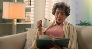 https://www.vecteezy.com/photo/49976957-calm-serious-caucasian-old-woman-covered-with-blanket-on-sofa-drinking-tea-coffee-with-cup-reading-book-senior-mature-lady-elderly-female-retired-pensioner-grandmother-read-novel-drink-at-home-couch