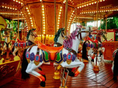 https://www.vecteezy.com/photo/25478559-horse-carousel-at-amusement-park