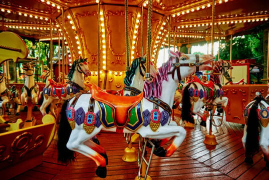 https://www.vecteezy.com/photo/25478559-horse-carousel-at-amusement-park