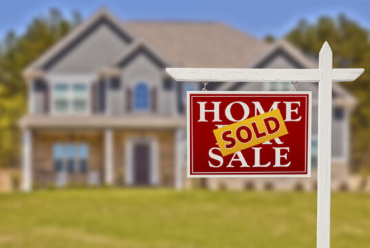 https://www.vecteezy.com/photo/16358621-sold-home-for-sale-sign-in-front-of-new-house