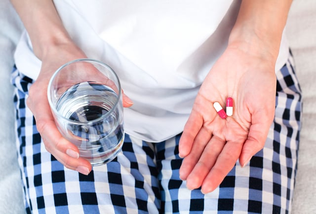 https://www.vecteezy.com/photo/40163412-young-woman-holds-two-pills-and-glass-of-water-in-hands-taking-vitamins-supplements-antibiotic-antidepressant-painkiller-medication-prenatal-vitamins-close-up