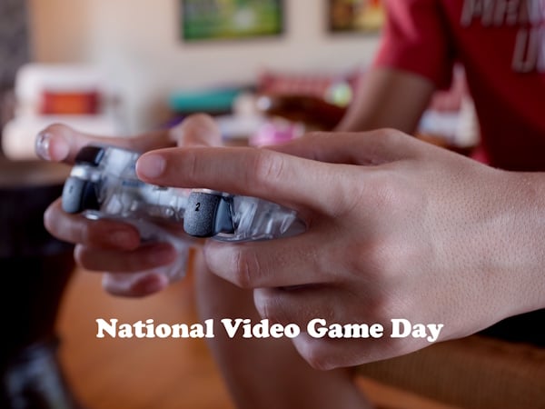 vecteezy_person-playing-a-video-game_2055027 https://www.vecteezy.com/photo/2055027-person-playing-a-video-game