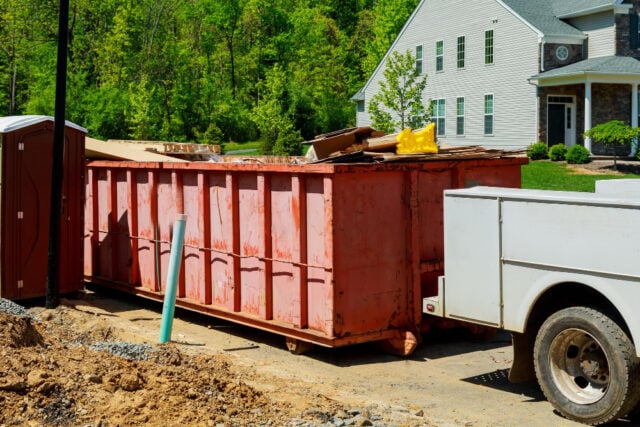 https://www.magnific.com/premium-photo/garbage-containers-near-new-home-red-containers-recycling-waste-construction-site-bac_46972037.htm#fromView=search&page=1&position=20&uuid=18703c67-dc07-469a-ae3a-19850343f390&track=ais_hybrid&query=use+dumpsters+at+home