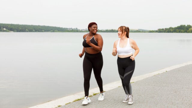 2148633093 https://www.magnific.com/free-photo/female-friends-jogging-together-outdoors_9589992.htm#fromView=search&page=2&position=29&uuid=77c29435-a1a0-4970-8e18-1b085e8d07b5&track=ais_hybrid&query=walking+with+weights