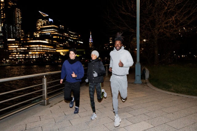 https://www.magnific.com/free-photo/friends-running-night-by-river-city_22895296.htm#fromView=search&page=1&position=8&uuid=b7b6b494-47af-45eb-bb85-7a711672066d&track=ais_hybrid&query=nighttime+running