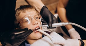 https://www.magnific.com/free-photo/little-boy-patient-dentist_10298810.htm#fromView=search&page=1&position=22&uuid=a1152278-a6c5-4016-ade4-dd7b20b83ae7&track=ais_hybrid&query=child+dentist