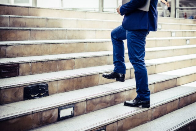 https://www.magnific.com/free-photo/close-up-young-businessman-walking-upstairs-outside-office_1603392.htm#fromView=search&page=1&position=18&uuid=bdadf998-3237-4a29-b8d8-c6c3c75fcba6&track=ais_hybrid&query=climbing+stairs