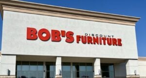 Value Retail Gains Momentum: High-Income Shoppers Trade Down as Home Goods Sector Faces Macro Headwinds (Video)