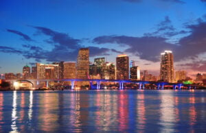 How Florida Became the Unstoppable Engine Behind America’s Tourism Comeback https://www.magnific.com/free-photo/miami-south-beach-street_26921114.htm#fromView=search&page=1&position=18&uuid=d1937967-7627-4e1b-907f-8f327150c482&track=ais_hybrid&query=miami+beach
