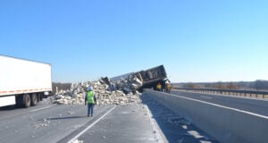 Who Can Be Held Legally Responsible After a Serious Truck Crash https://www.vecteezy.com/photo/60535252-a-truck-is-parked-on-the-side-of-the-road