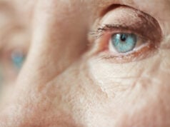 https://www.magnific.com/free-photo/look-old-lonely-woman_5400771.htm#fromView=search&page=1&position=20&uuid=b2f7de66-d4f7-48a3-b642-24db998b9939&track=ais_hybrid&query=eye