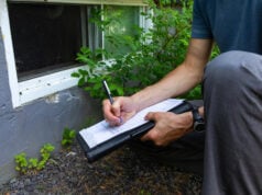 The Importance of Fall Waterproofing in Florida https://www.magnific.com/premium-photo/man-using-mobile-phone-by-plants_109395777.htm#fromView=search&page=1&position=21&uuid=b1feb625-d514-44cd-980b-defb2150c8f8&track=ais_hybrid&query=house+foundation+inspection