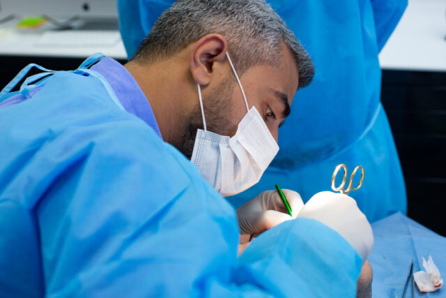 7692 https://www.magnific.com/free-photo/dentist-surgery-dental-clinic_7607640.htm#fromView=search&page=1&position=7&uuid=2b004a59-e374-4e7e-b7f5-d579a50e2441&track=ais_hybrid&query=oral+surgerey