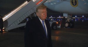 Trump Swings From the Presidents Cup to High-Stakes Dinners With AI Titans (Video)