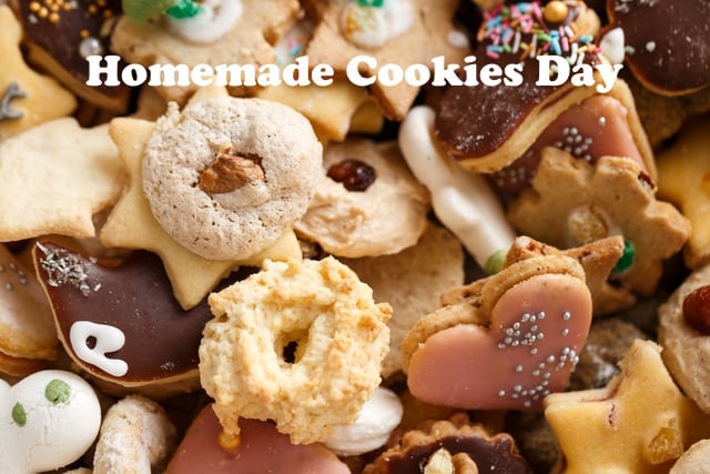 Pile of homemade Christmas Cookies https://www.vecteezy.com/photo/36086099-pile-of-homemade-christmas-cookies