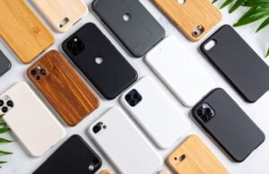 Going Caseless at Work Might Send the Wrong Message to Your Boss https://www.vecteezy.com/photo/70258420-stylish-array-of-smartphone-cases-natural-wood-textures-and-modern-matte-colors