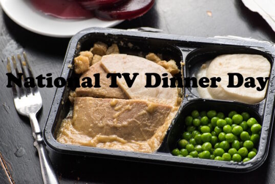 https://www.vecteezy.com/photo/10054391-turkey-and-stuffing-tv-dinner-with-canned-cranberry