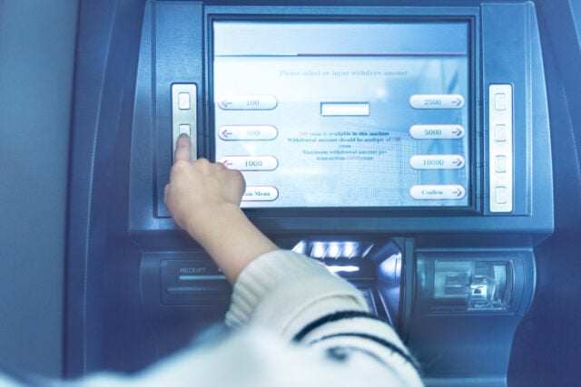 https://www.magnific.com/free-photo/atm-operation-bank_1286423.htm#fromView=search&page=1&position=6&uuid=93644ff6-9ddd-4902-accf-462b70b1bd17&track=ais_hybrid&query=person+bank+machine