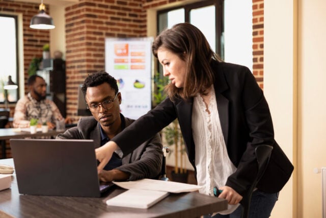 121864 https://www.magnific.com/free-photo/female-manager-discussing-with-coworker_417583438.htm#fromView=search&page=2&position=15&uuid=cde9e2ff-1ed3-48c8-80b6-43fb0a8ec272&track=ais_hybrid&query=manager