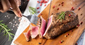 https://www.magnific.com/free-photo/cutting-roasted-beef-sirloin-with-rosemary-pepper_5598441.htm#fromView=search&page=1&position=32&uuid=56545f6e-e698-48e1-bdbd-d5d5d5379f04&track=ais_hybrid&query=cooking+eating+meat