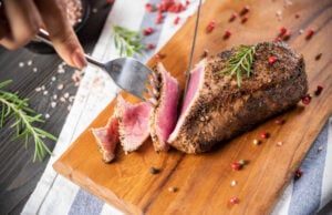 https://www.magnific.com/free-photo/cutting-roasted-beef-sirloin-with-rosemary-pepper_5598441.htm#fromView=search&page=1&position=32&uuid=56545f6e-e698-48e1-bdbd-d5d5d5379f04&track=ais_hybrid&query=cooking+eating+meat