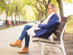 https://www.magnific.com/free-photo/warm-clothed-female-model-sitting-autumn-park-bench_2698657.htm#fromView=search&page=1&position=29&uuid=70bacb0e-db94-45c7-bb34-c7fc0dbf0dd4&track=ais_hybrid&query=womens+winter+boots