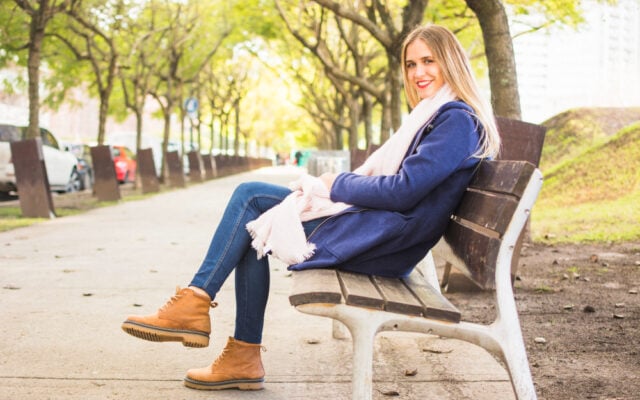 2147869599 https://www.magnific.com/free-photo/warm-clothed-female-model-sitting-autumn-park-bench_2698657.htm#fromView=search&page=1&position=29&uuid=70bacb0e-db94-45c7-bb34-c7fc0dbf0dd4&track=ais_hybrid&query=womens+winter+boots
