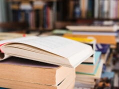 https://www.magnific.com/free-photo/pile-books-bookstore_4880877.htm#fromView=detail&position=6&uuid=164d1126-165a-44b0-a12a-c544428c09cc&track=ais_hybrid