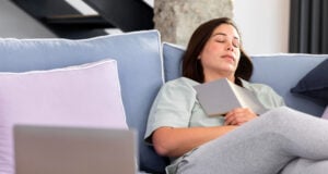 https://www.magnific.com/free-photo/medium-shot-woman-sleeping-couch_13662786.htm#fromView=search&page=1&position=8&uuid=c8ab3a66-258e-43af-9618-e12ee722239e&track=ais_hybrid&query=napping