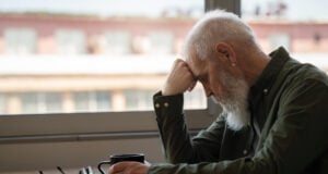 https://www.magnific.com/free-photo/sad-elder-man-home_26191948.htm#fromView=search&page=1&position=19&uuid=c75564de-37d6-4a80-8a36-45fe6ac7be88&track=ais_hybrid&query=lonly+senior