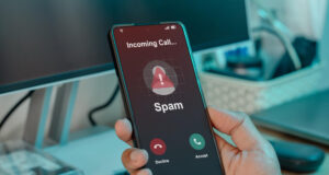 https://www.magnific.com/premium-photo/incoming-spam-call-mobile-phone_425781896.htm#fromView=detail&position=0&uuid=6aa14e4a-7f7c-4187-9614-9fee50566cbc&track=ais_hybrid&from_element=cross_selling__photo