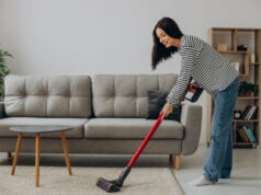 https://www.magnific.com/free-photo/woman-doing-house-work-with-rechargeable-vacuum-cleaner_21934152.htm#fromView=search&page=1&position=10&uuid=7f646909-bcea-4cd3-b1bd-423344bed644&track=ais_hybrid&query=vacuuming