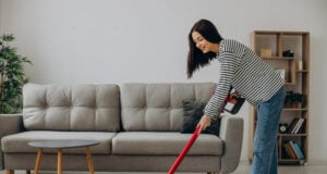 https://www.magnific.com/free-photo/woman-doing-house-work-with-rechargeable-vacuum-cleaner_21934152.htm#fromView=search&page=1&position=10&uuid=7f646909-bcea-4cd3-b1bd-423344bed644&track=ais_hybrid&query=vacuuming