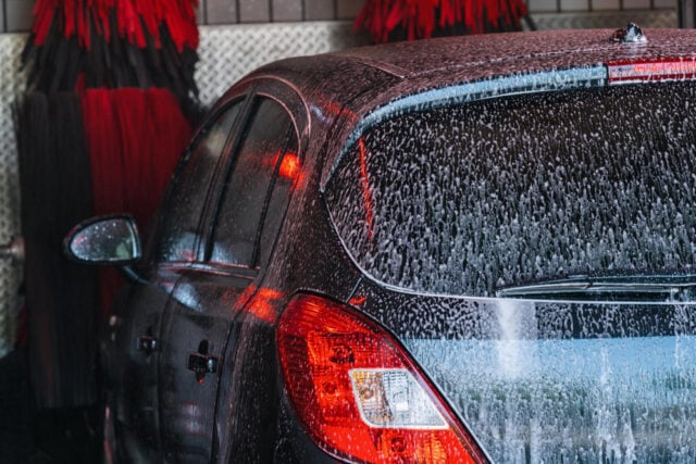 https://www.magnific.com/premium-photo/car-wash-foam-water-automatic-car-wash-action_28107700.htm#fromView=search&page=1&position=43&uuid=77c15894-6635-4fbf-8cf2-21a5a16323dc&track=ais_hybrid&query=car+wash
