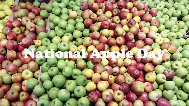 green and red apples in the market