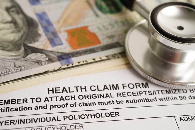 https://www.vecteezy.com/photo/10848888-health-claim-form-with-stethoscope-and-us-dollar-banknotes-insurance-accident-medical-concept