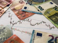 Reading Market Signals: A Smarter Approach to Analysing Currency Pair Movements https://www.vecteezy.com/photo/87617101-the-concept-of-the-fall-and-growth-of-the-euro-exchange-rate-one-hundred-euro-on-a-blue-chart-background